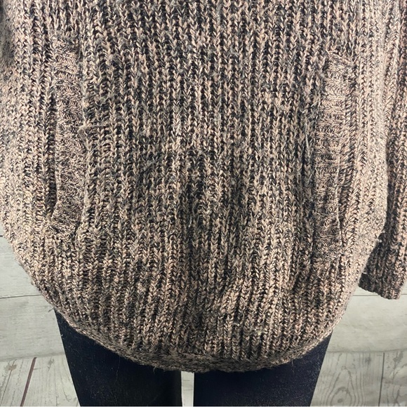 Snails & Cinnamon Sweater - Picture 8 of 12